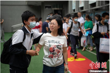 离校的初三学子：超长学期里的“别样”成长